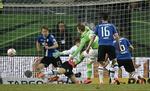 Mål. Wolfburgs Maximilian Arnold scorer mod Arminia Bielefeld. 