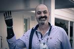 Biohacker. Efter adskillige år med dårlige proteser fik Nigel Ackland endelig sin bioniske hånd, der har gjort ham til menneske igen. 