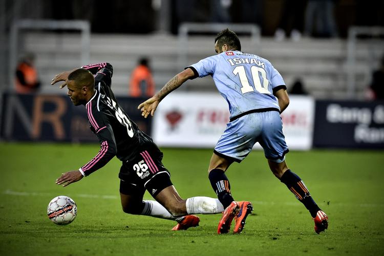 Fald. FCK og 'Zanka' (tv) vil rejse sig i pokalturneringen. 
