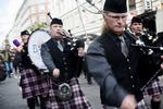 PIBEMUSIK. Sækkepiber er ude i kulden i London. Billedet er fra Distortion-festivalen i København, hvor lyden åbenbart ikke var til gene. 
