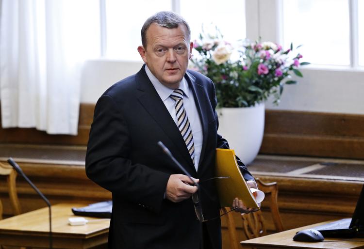 OUCH. Den seneste måned har Venstre blødt næsten samme mængde vælgere, som da det kom frem, at partiet havde købt tøj til Lars Løkke Rasmussen for 152.000 kroner og betalt for rejser til dele af formandens familie. 