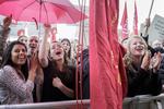 DRYP. Regnen silede ned over Fælledparken, da Helle Thorning-Schmidt gik på scenen. 