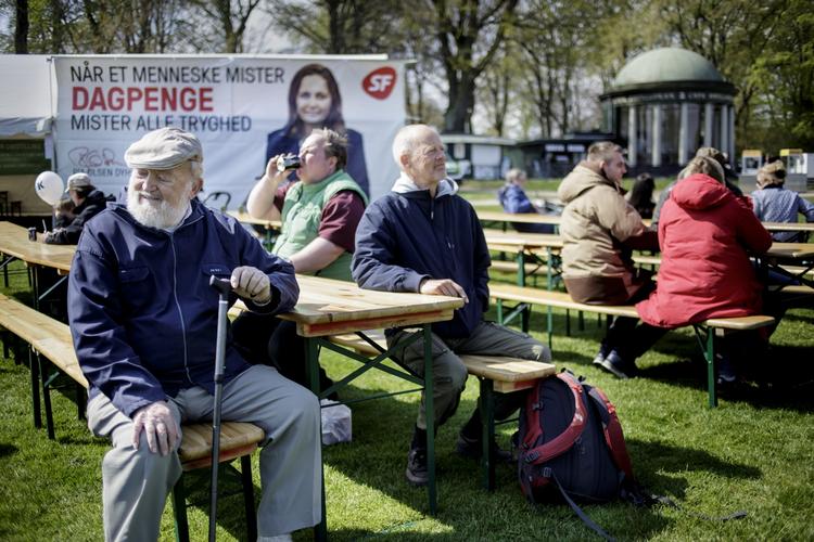 En af dagens få solstunder til 1. maj i fælledparken. 