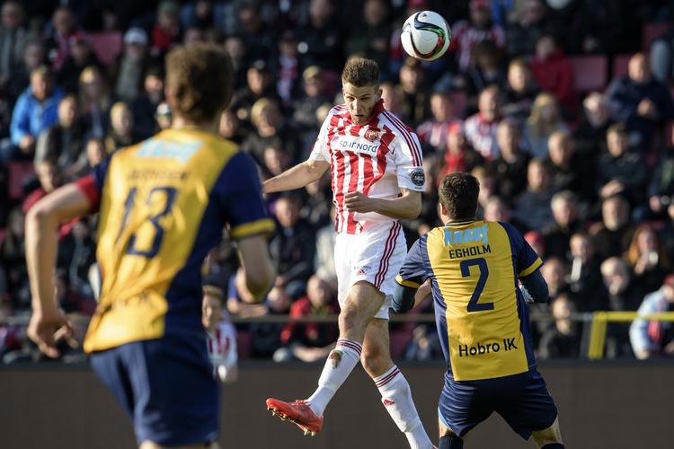 Hattrickhelt. Nicklas Helenius scorede tre mål for AaB i første halvleg mod Hobro. 