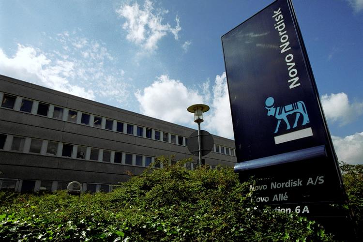 Udsyn. Novo Nordisk er en af de danske virksomheder, som satser voldsomt på udlandet. Selskabet har senest kapret to nordamerikanske medicinaldirektører til bestyrelsen: Sylvie Grégoire og Mary Zela fra henholdsvis Canada og USA. 