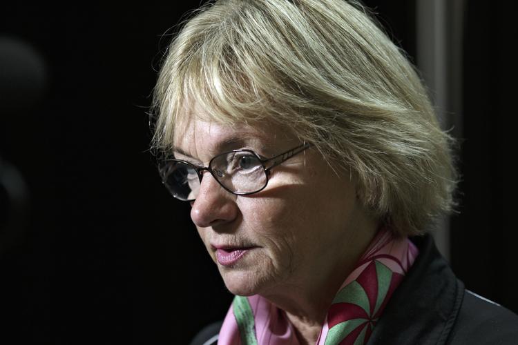 Tosset. Ifølge Pia Kjærsgaard (DF) er Venstreformand Lars Løkke Rasmussen blevet lynchet af pressen i forbindelse med bilagssagen, men ikke al kritik er ufortjent. »Jeg synes også selv, at han har rodet sig ud i det, og det var fuldstændig tosset, det der skete«, siger hun til TV 2. 