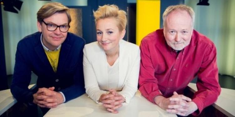 Quiz. Ane Cortzen er vært, når 2 hold dyster på deres viden om TV. Palle Strøm og Jakob Stegelmann er holdkaptajner, og de har hver især inviteret en gæst ind med særlig viden indenfor aftenens emne. 