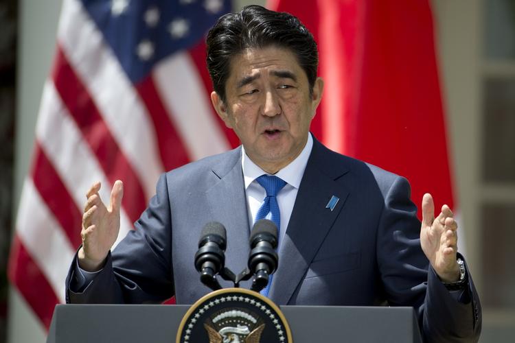 Alliance. Shinzo Abes besøg i USA minder om, at selv 70 år efter afslutningen på Anden Verdenskrig står der i Østasien en række uløste og uforklarede dilemmaer tilbage. 