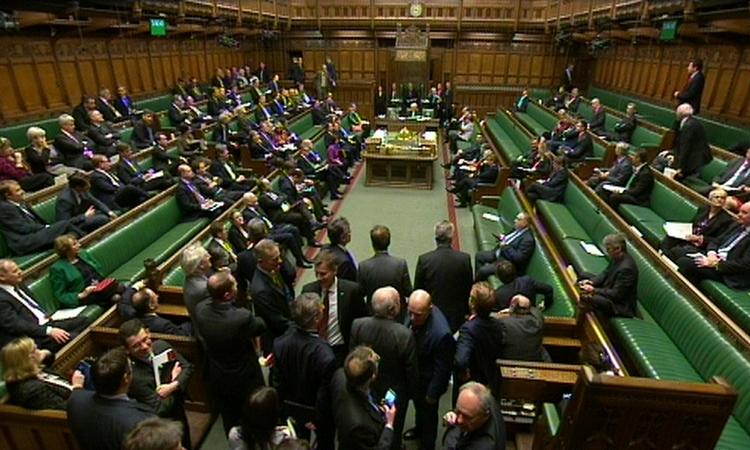 Parlamentet. På torsdag bliver der efter alt at dømme nye politikere i det britiske parlament. Valget ser ud til at komme specielt Scottish National Party til gode. 