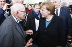 Krig. Tysklands kansler, Angela Merkel, har i dag gjort opmærksom på, at man aldrig må glemme krigens rædsler. 