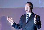 Slagkraftig. Nigel Farage er Ukip, og Ukip er Nigel Farage. Partilederen er ikke bange for at råbe højest. 