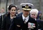 Danmark. Kronprinsesse Mary,  kronprins Frederik og formand for Danske Veteraner, Jens Ege, deltog i dagens mindegudstjeneste i København. 