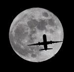Afsted. Dagligt flyver omkring 27.000 fly i Europas luftrum, og tallet er stigende. Det kræver modernisering af trafikken for at dæmme op for forsinkelser og store omveje, der koster brændstof og udleder unødvendig meget CO2. 