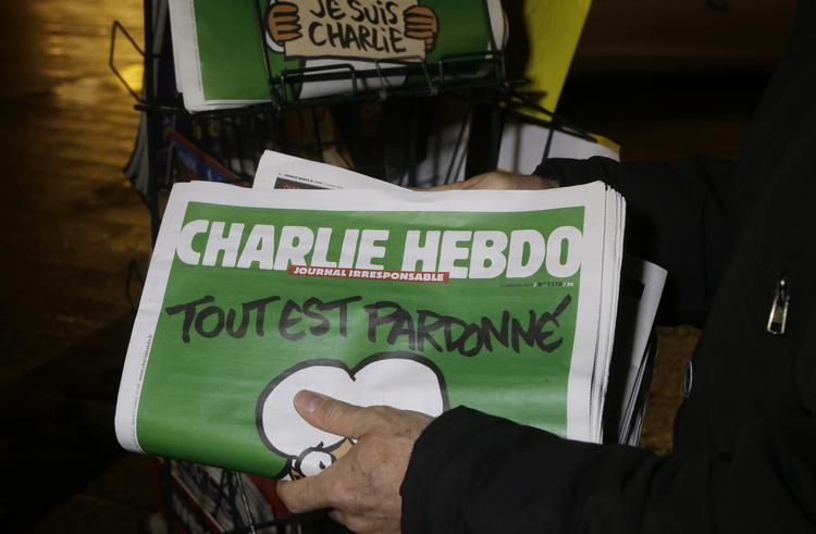 SATIRE. Den amerikanske forfatterorganisation PEN gav i går en ytringsfrihedspris til det franske satiremagasin Charlie Hebdo ved en gallamiddag i New York. 