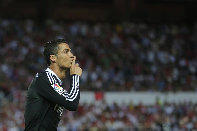 Værdifuld. Cristiano Ronaldo er en af de spillere, der er med til at gøre Real Madrid stor - også i økonomisk forstand. 