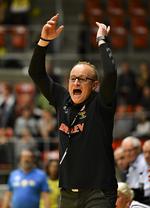 angst. Niels Agesen har opgivet at rejse med sit hold til den afgørende EHF Cup-finale i Rusland. 