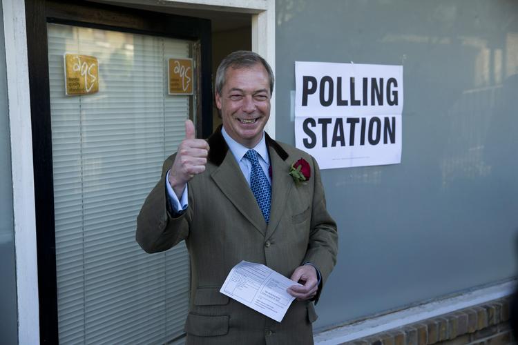 OUTSIDER. Nigel Farage fra Ukip har været en aparte figur i britisk politik. Hans parti ser ikke ud til at få mere end 1-2 pladser, selv om det får op mod 15 procent af stemmerne - en omstændighed, dets nyvalgte parlamentsmedlem kritiserer skarpt. 