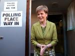 FØRSTEDAME. Nicola Sturgeon er formand for SNP og førsteminister i det skotske selvstyre. Både syd og nord for grænsen til England giver SNP's enorme valgsejr anledning til overvejelser om skotternes fremtid i Storbritannien. 
