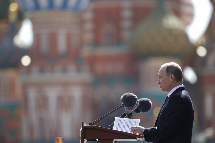 Soning. Vladimir Putin nævnte overraskende de allierede i sin tale ved paraden, som markerer 70-året for Sovjets sejr over Nazityskland. 