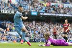 6-0. Sergio Aguero havde en stor dag for City, da QPR blev sendt ud af Premier League. 