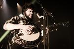 Livedarlings. Mumford &amp; Sons ses her under en koncert i Falconer Salen på Frederiksberg. 