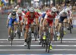 Mads Pedersen (forrest til højre) holdt fast i den samlede 6. plads i Jours de Dunkerque.succes. 