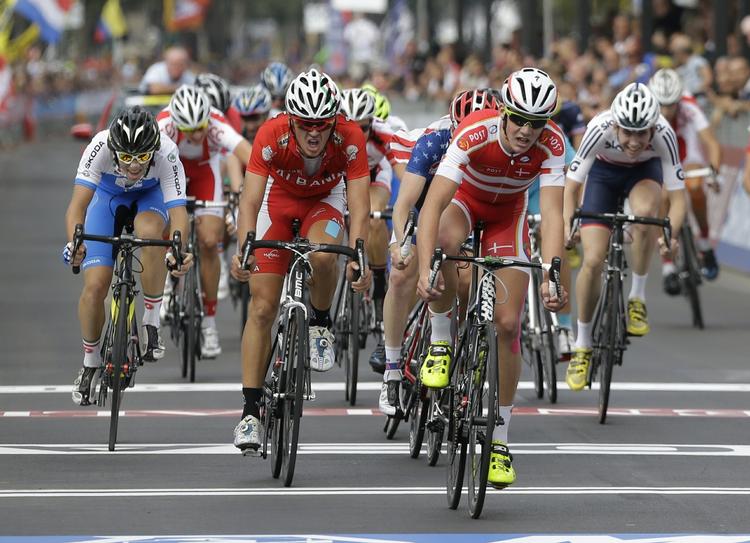 Mads Pedersen (forrest til højre) holdt fast i den samlede 6. plads i Jours de Dunkerque.succes. 
