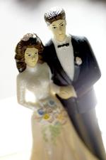 paradoks. Sidste år blev 28.331 par gift, men kun 8.415 havde indgået en ægtepagt selv om antallet af skilsmisser satte rekord samme år. 