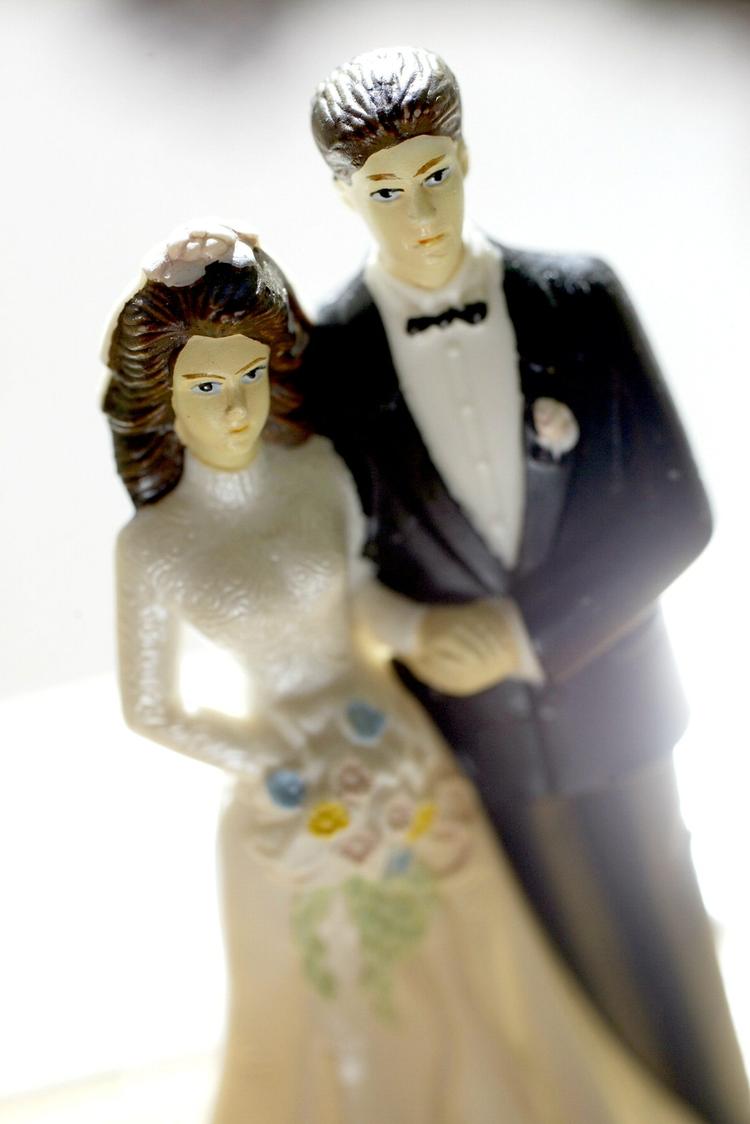 paradoks. Sidste år blev 28.331 par gift, men kun 8.415 havde indgået en ægtepagt selv om antallet af skilsmisser satte rekord samme år. 