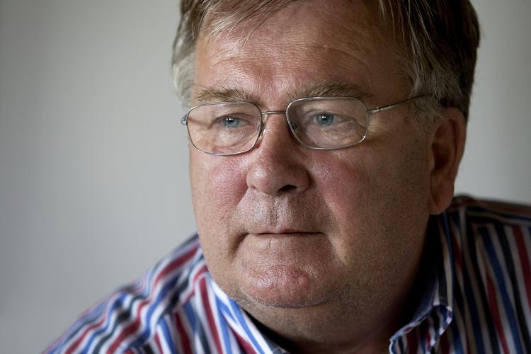 Arbejde. For 17.700 danskere kan det bedre betale sig at være på offentlig forsørgelse end at arbejde. Det er for galt, mener Venstre, men partiet kan ikke svare på, hvad gevinsten ved at arbejde skal være. 