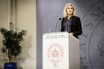 Pressemøde. Da statsminister, Helle Thorning-Schmidt (S), afholdt et pressemøde for udenlandske medier er hun angiveligt kommet med et citat, som PET kalder »ikke retvisende«. 