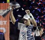 nationalhelt. Fire gange har Tom Brady vundet Super Bowl med New England Patriots - senest i år. Tre gange er han kåret til finalens mest værdifulde spiller. 