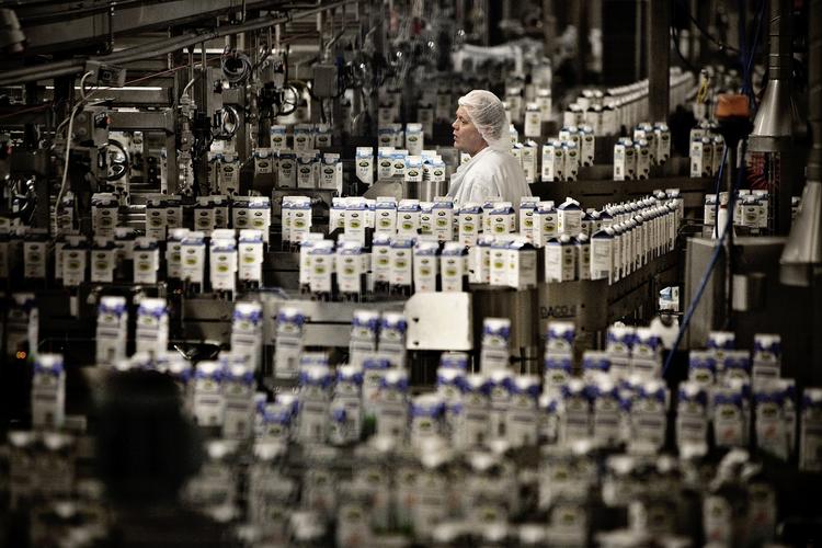 fødevare. Den danske fødevareklynge har søgt nye markeder. Det har ikke været helt nemt, for det russiske importforbud gav overskud af fødevarer på verdensmarkedet og fik også priserne til at fald. 