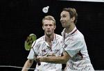 småkage. Det danske toppar, Mathias Boe og Carsten Mogensen, har også haft den 'forkerte' småkagesponsor på tøjet. Men nu er konflikten løst. 