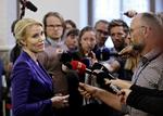 PRESSEOPBUD. Dækningen af den nye udvikling i sagen om, hvornår statsministeren vidste hvad om bevogtningen ved synagogen i København bliver i dag beskrevet i 19 artikler i de landsdækkende aviser. 
