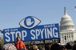Stop. Der blev afholdt flere store protester foran den amerikanske kongres i kølvandet på Edward Snowdens afsløringer i 2013. Kravet var en efterforskning af den masseovervågning, NSA foretog af flere millioner borgere. 