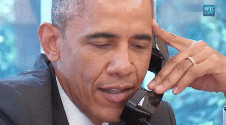 PUDESNAK. Præsident Obama tog den lækre sovekammerstemme på, da han ringede nogle mødre op uden advarsel på Mors dag (Foto: Screenshot, WhiteHouse.gov). 