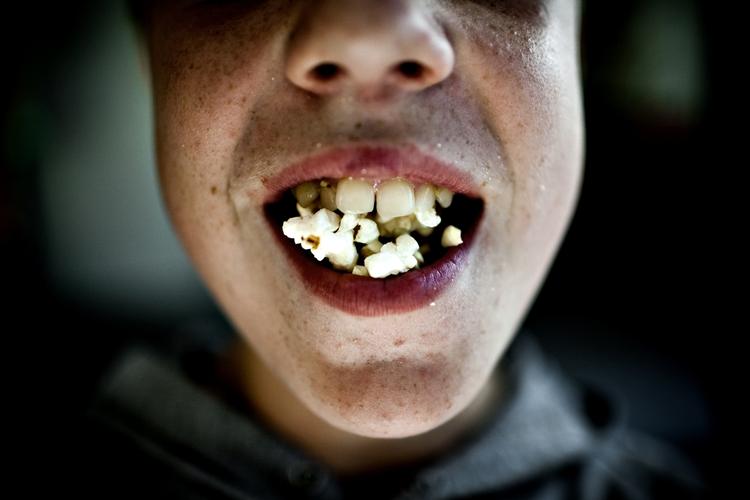 mikro-pop. Coops butikker vil ikke sælge mikroovns-popcorn, så længe emballagen ikke fås uden sundhedsskadelige stoffer. 