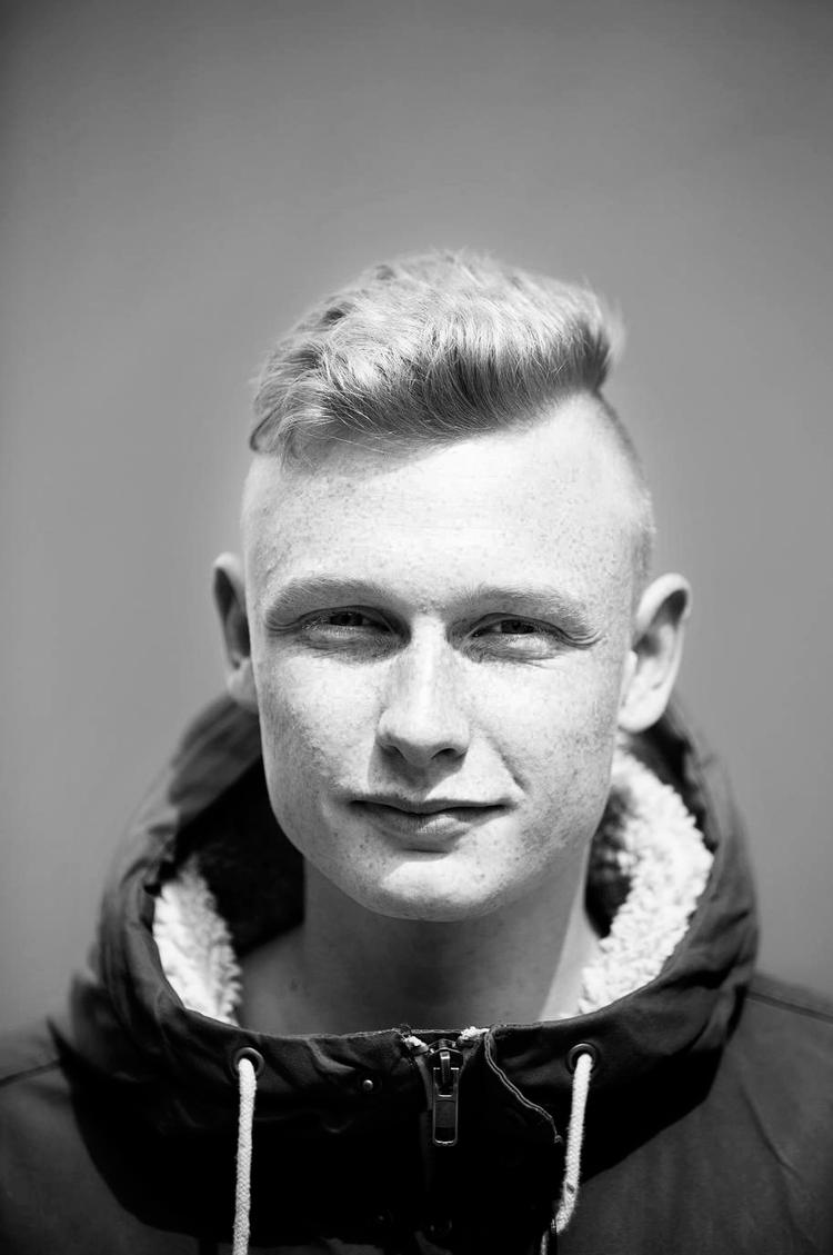 Frederik Arildsen på 19 år tænker meget over klimaforandringer og vil også gerne have en elbil en dag, »Men oversvømmelser taler vi altså ikke så meget om her i byen«, lyder det fra gymnasieeleven. 