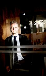 stedfortræder. Erik Alhøj og hans kolleger tager den kritiske dialog med virksomhederne på pensionskassernes vegne. 