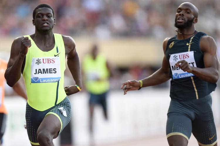 DUEL. Kirani James (tv.), der her slås med LaShawn Merritt, tror på atletikkens fremtid, hvis de store dueller bliver markedsført rigtigt. 