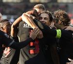 Målstregen. Hvis FCM-spillerne slår FCK i aften, så vil der være 12 points forskel i tabellen. FCK’erne vil dermed kun kunne fravriste FCM titlen på bedre målscore. Det vil kræve fire FCM-nederlag og fire FCK-sejre i de sidste fire spillerunder. 