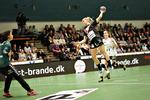 Med. Trine Østergaard er ligaen bedste  højre fløj. 