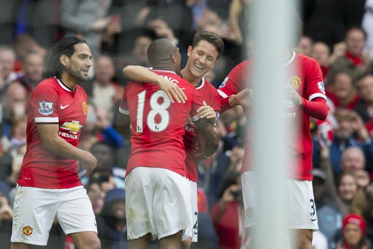 1-0. United-spilerne jubler over Ander Herreras scoring i 1. halvleg, men efter pausen var det kun gæsterne, der havde noget at juble over. 