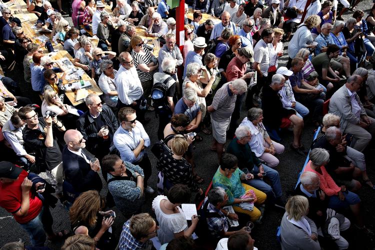 Velkommen. Folkemødets bestyrelse har valgt at godkende Trykkefrihedsselskabets arrangement med Geert Wilders og Danskernes Partis arrangement med Gyldent Daggry til dette års folkemøde på Bornholm. 