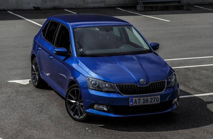 Familietræk. Skoda har harmoniseret designet på deres bilmodeller, så fronten på Fabia ligner bl.a. den større Octavia. 