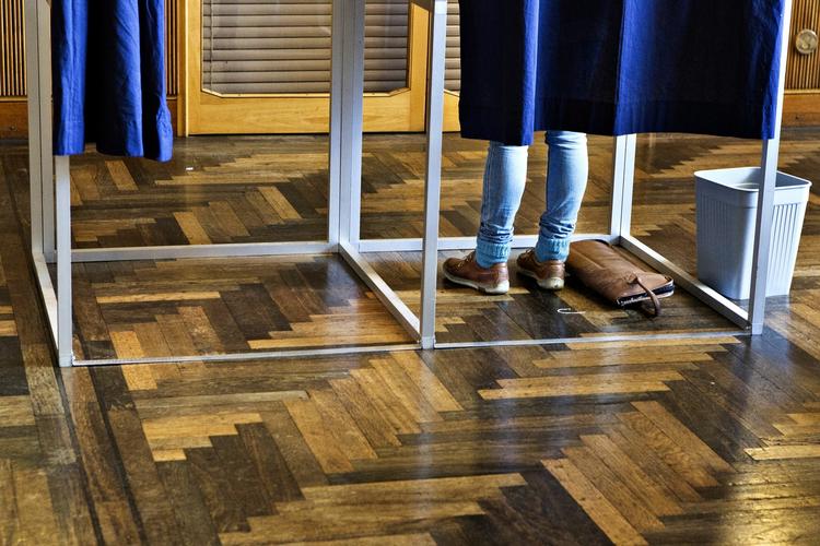 Valg. Hvis vi skal nå i stemmeboksen inden sommerferien, har statsministeren kun 9 mulige valgdage tilbage. 