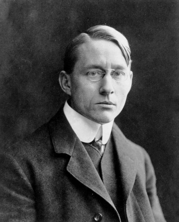 Jensen. Politikens Bagside har dedikeret 2015 til at fejre 142-året for forfatterens fødsel. Og 3. m på Køge Gymnasium har kastet sig over Johannes V. Jensens roman 'Kongens fald'. 