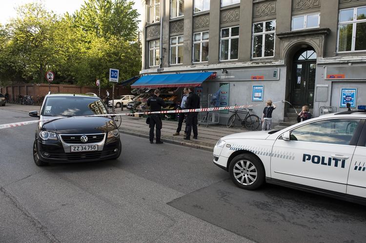 Politiet efterforsker efter knivstikkeri på Guldbergsgade, der kostede en 19-årig livet. 