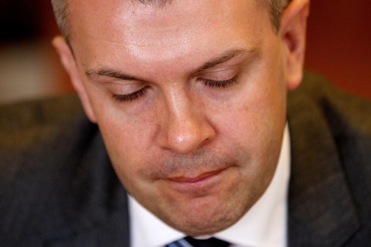 Farvel. For Bjarne Corydon personligt markerede dramaet i januar 2014 et farvel til en solid position blandt den mest populære tredjedel af regeringen i vælgernes løbende vurdering af de forskellige ministres præstationer. 